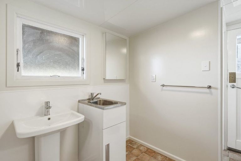 Photo of property in 134 Brockville Road, Brockville, Dunedin, 9011