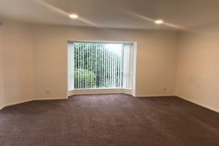 Photo of property in 4 Basra Drive, Henderson, Auckland, 0612