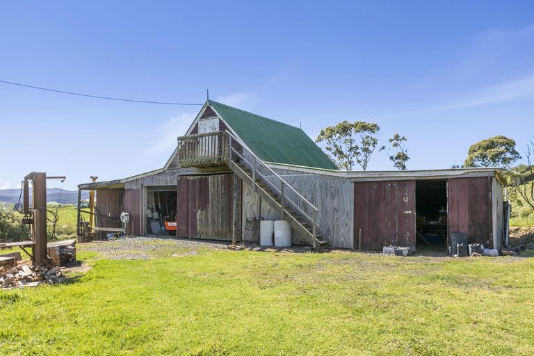 Photo of property in 16 Mcmurray Road, Hunua, Papakura, 2584