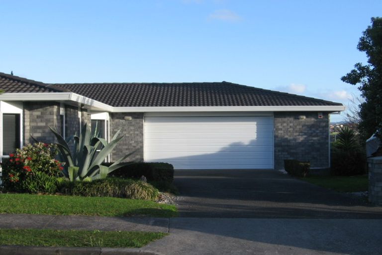Photo of property in 3 Ferntree Terrace, West Harbour, Auckland, 0618