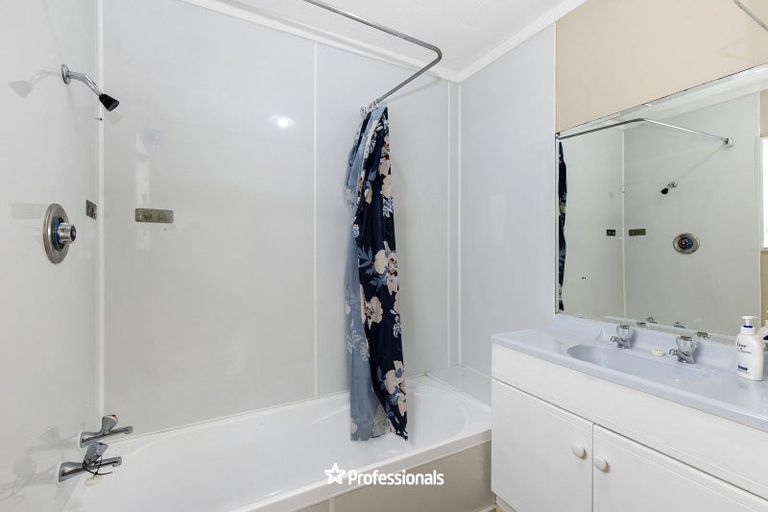 Photo of property in 14 Owhiti Street, Titahi Bay, Porirua, 5022