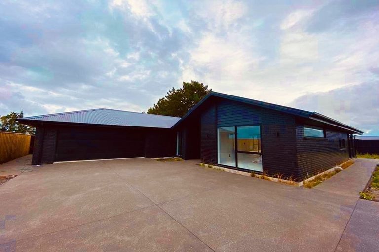 Photo of property in 156 Shillingford Boulevard, Rolleston, 7615