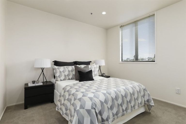 Photo of property in 5d/173 Hurstmere Road, Takapuna, Auckland, 0622