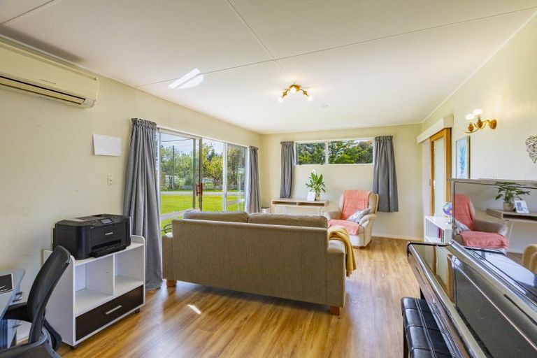 Photo of property in 19 Lake Street, Takapau, 4203