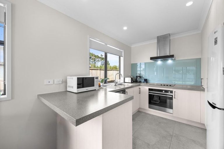 Photo of property in 13 Leebank Crescent, Riverhead, 0820