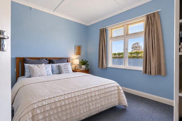 Photo of property in 82 Glover Road, Hawera, 4610