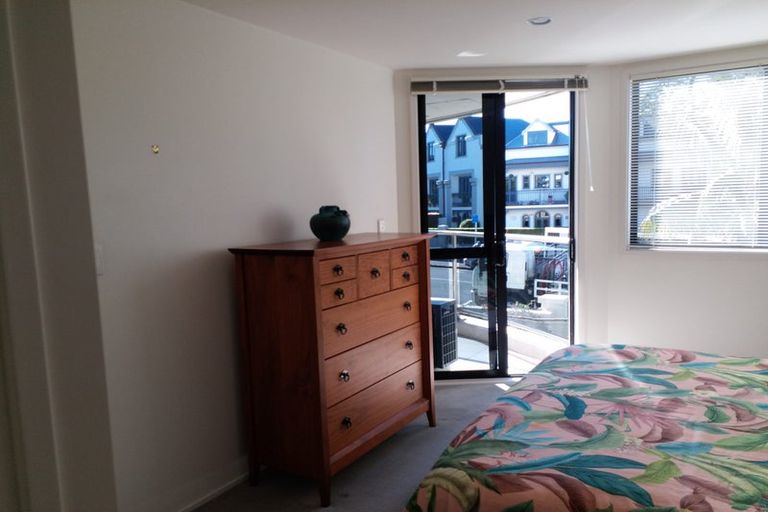 Photo of property in 1a/175 Hurstmere Road, Takapuna, Auckland, 0622