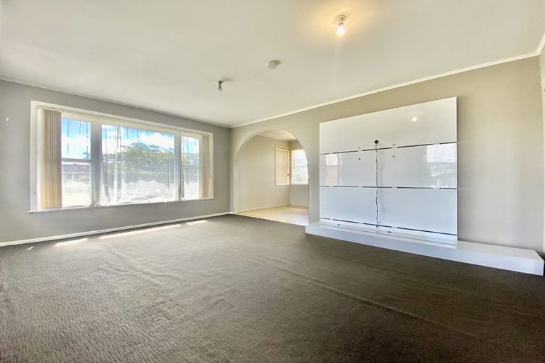 Photo of property in 45 Heyford Close, Mangere, Auckland, 2022