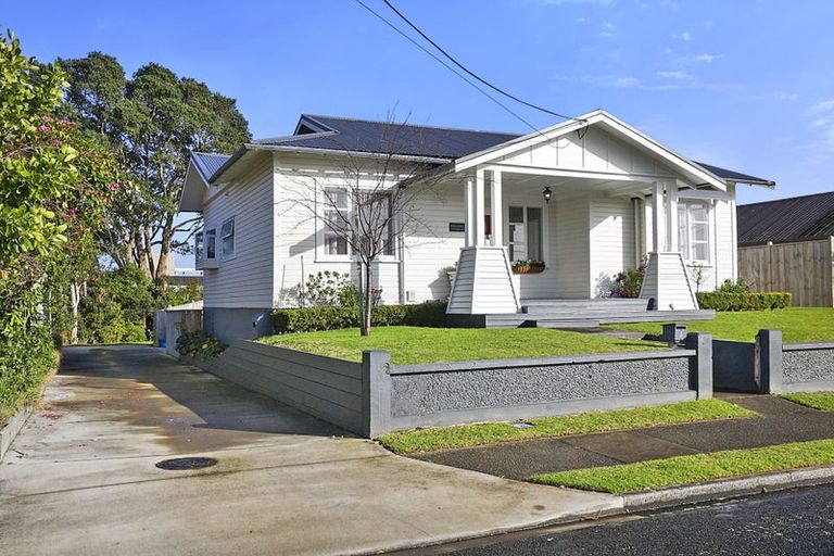 Photo of property in 4 Dartmoor Avenue, Westown, New Plymouth, 4310