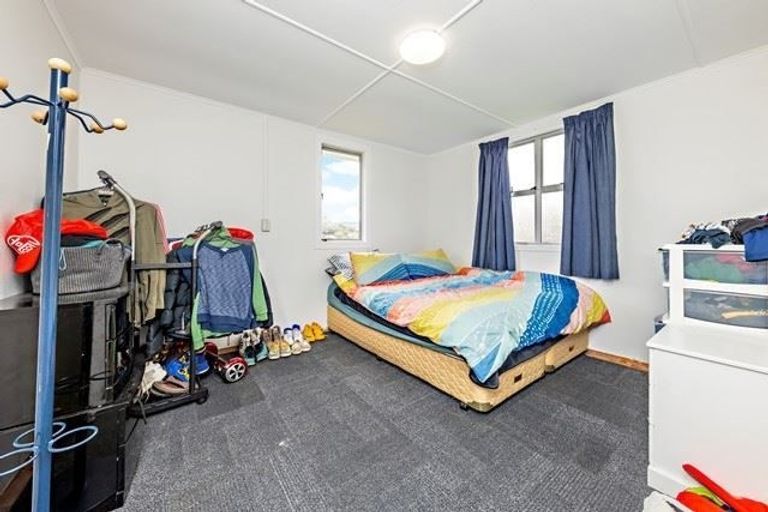 Photo of property in 30 Sutton Crescent, Papakura, 2110