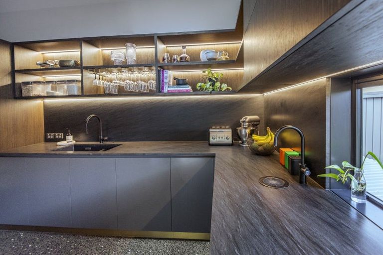 Photo of property in 11 Cheltenham Road, Devonport, Auckland, 0624