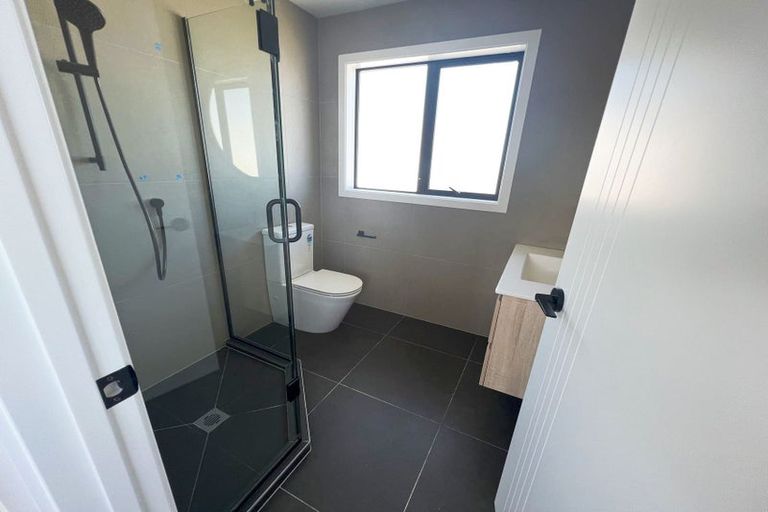 Photo of property in 17 Manawanui Way, Orewa, 0931