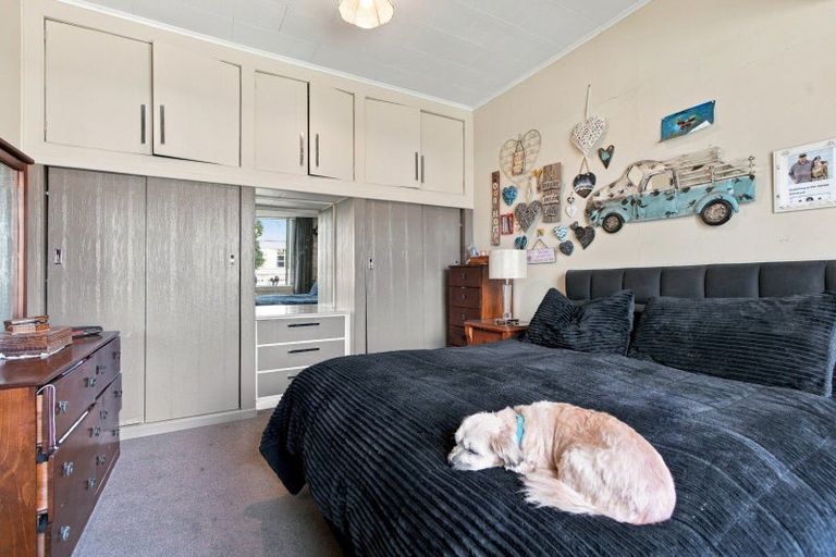 Photo of property in 30 Memorial Place, Waitara, 4320