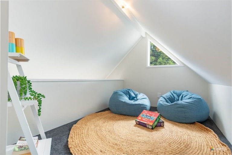 Photo of property in 44 Harbour View Road, Harbour View, Lower Hutt, 5010