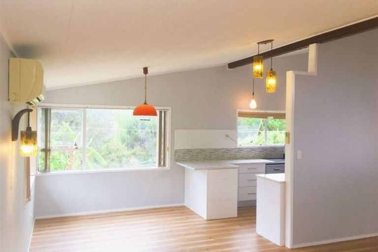 Photo of property in 3 Bush Point Road, Cable Bay, 0420