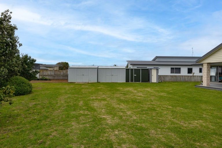 Photo of property in 9 Mylindas Road, Whakatiwai, Miranda, 2473