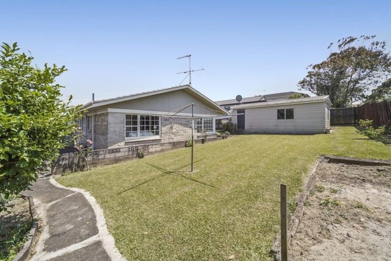 Photo of property in 2/52 Galsworthy Place, Bucklands Beach, Auckland, 2014