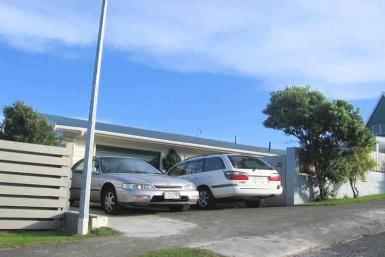 Photo of property in 4 Moray Place, Papakowhai, Porirua, 5024