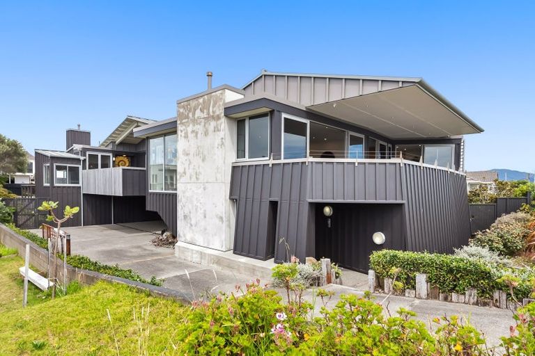 Photo of property in 88 Marine Parade, Paraparaumu Beach, Paraparaumu, 5032