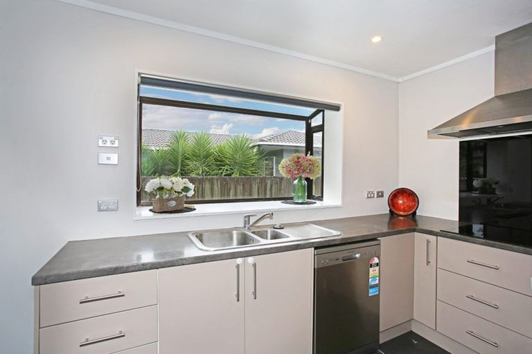 Photo of property in 30 Riverside Drive, Waiuku, 2123