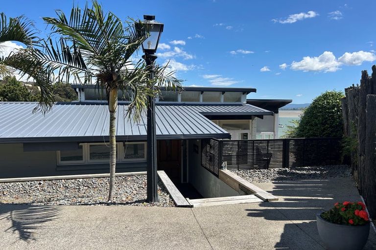 Photo of property in 122 Aeroview Drive, Beach Haven, Auckland, 0626