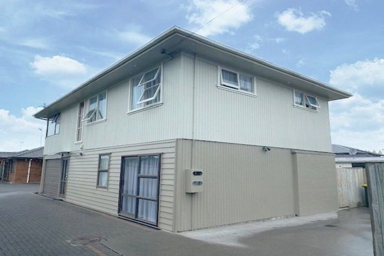 Photo of property in 2/14 Hall Avenue, Mangere, Auckland, 2022