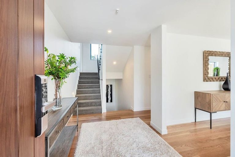 Photo of property in 64 Channel View Road, Campbells Bay, Auckland, 0630