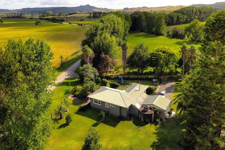 Photo of property in 734 Okahukura Road, Tapora, Wellsford, 0977