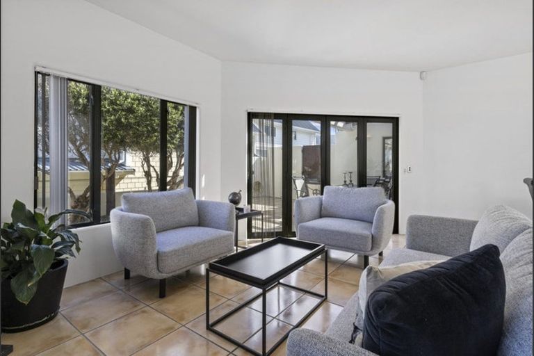 Photo of property in 25 Jordan Street, Island Bay, Wellington, 6023