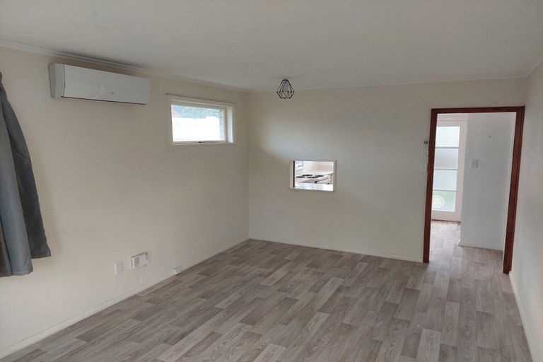 Photo of property in 3b Ferretti Grove, Avalon, Lower Hutt, 5011