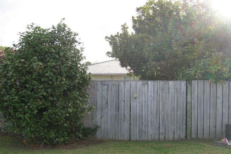 Photo of property in 100 Lincoln Road, Henderson, Auckland, 0610
