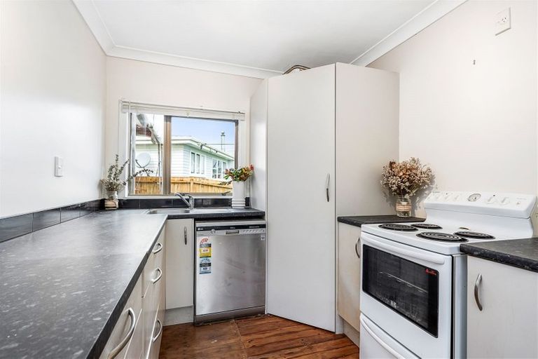 Photo of property in 8 Alfred Street, Hikurangi, 0114