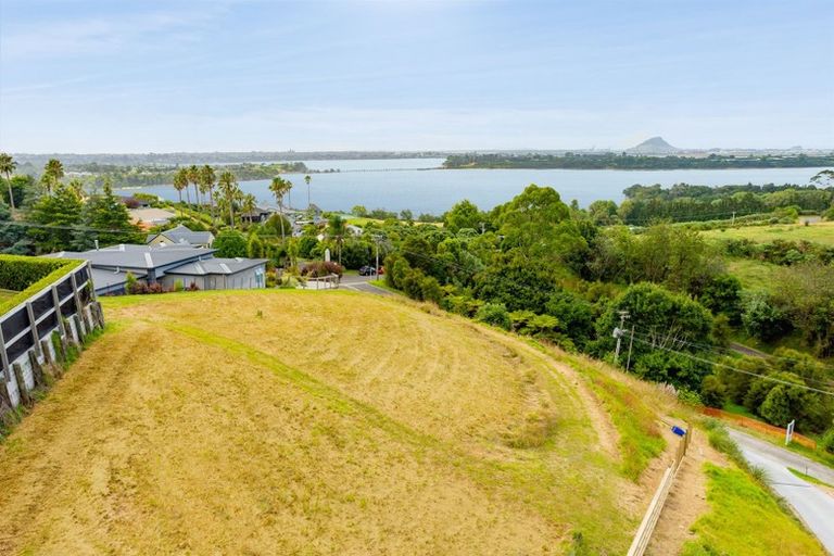 Photo of property in 2 Ranginui Loop Road, Welcome Bay, Tauranga, 3175