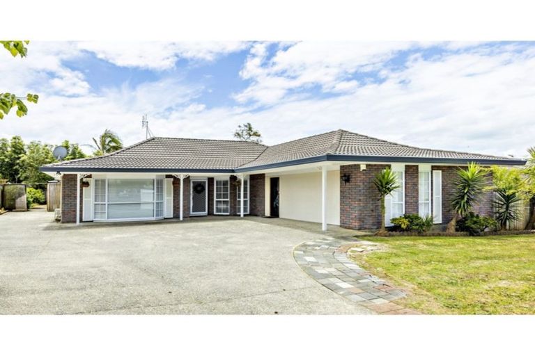 Photo of property in 147 Millhouse Drive, Golflands, Auckland, 2013