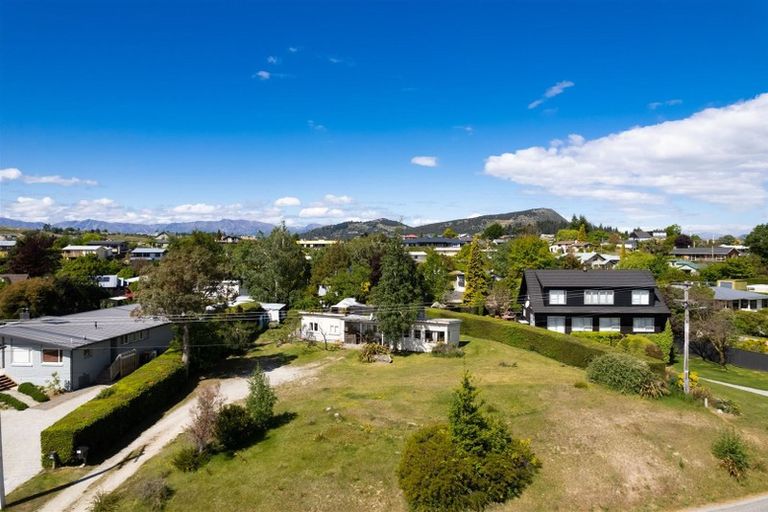 Photo of property in 97 Beacon Point Road, Wanaka, 9305