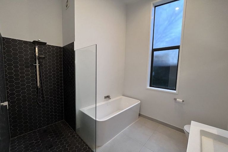 Photo of property in 2 Parachute Crescent, Papakura, 2110