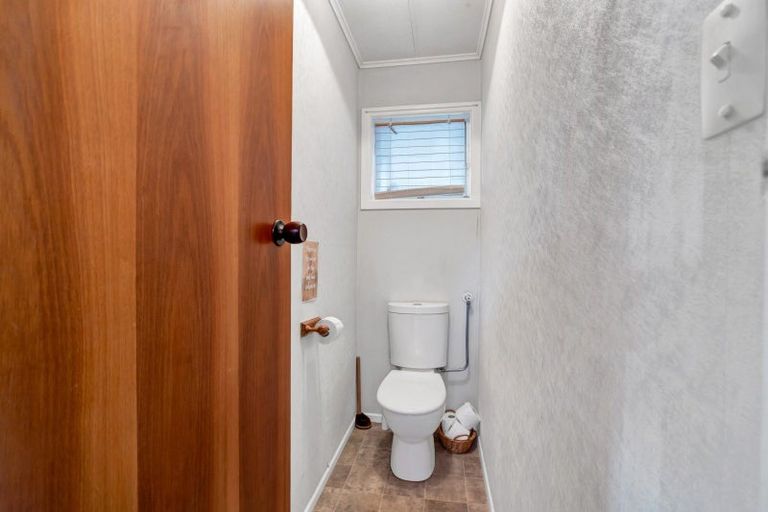 Photo of property in 5a Marina Grove, Frankleigh Park, New Plymouth, 4310