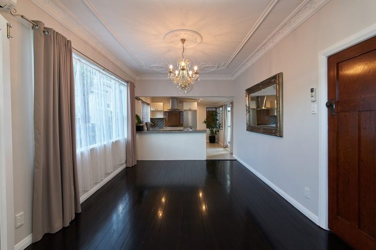 Photo of property in 40 Derwent Street, Island Bay, Wellington, 6023