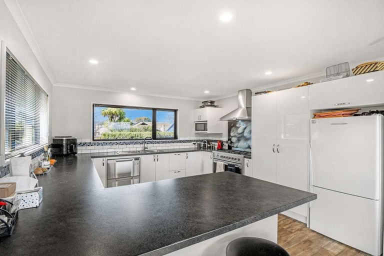 Photo of property in 21 Collins Drive, Waikuku Beach, 7402