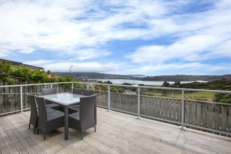Photo of property in 3 Greenstone Place, Aotea, Porirua, 5024
