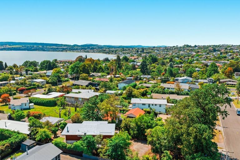 Photo of property in 11 Frederick Street, Two Mile Bay, Taupo, 3330