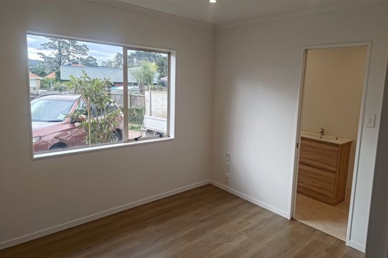 Photo of property in 8 Quartley Place, Huntington Park, Auckland, 2013