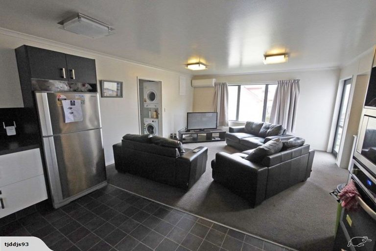 Photo of property in 99 Clyde Street, North Dunedin, Dunedin, 9016