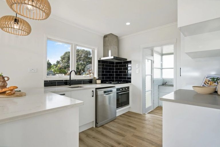 Photo of property in 1/58 Gardner Avenue, New Lynn, Auckland, 0600