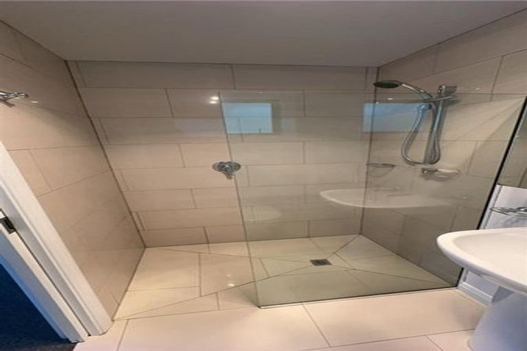 Photo of property in 9 Angle Street, Picton, 7220