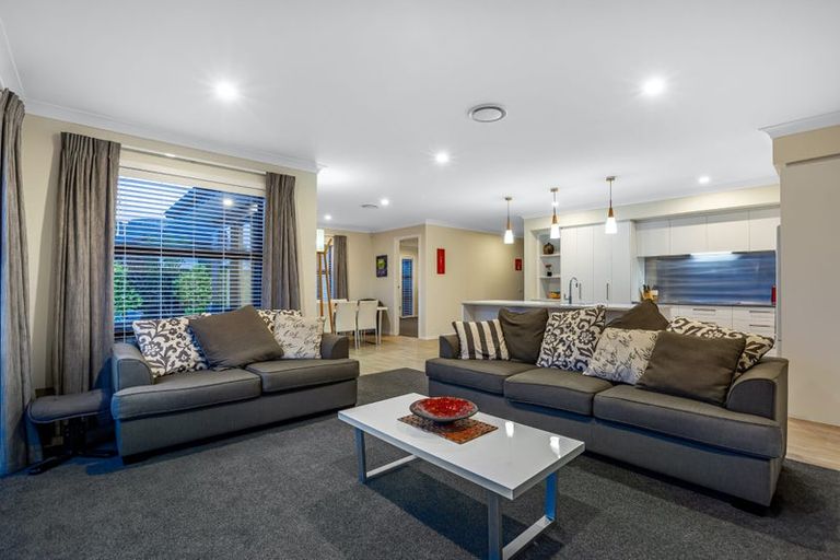 Photo of property in 3 Kaiaho Close, Aotea, Porirua, 5024