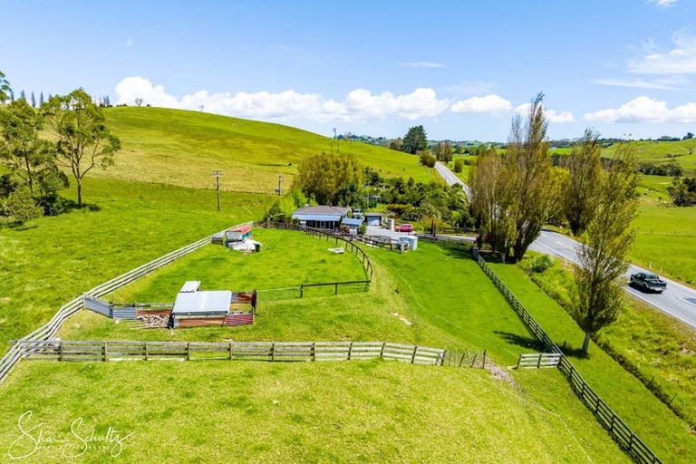 Photo of property in 2305 State Highway 12, Paparoa, 0571