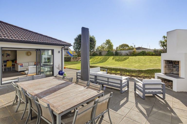 Photo of property in 8 Rae Lane, Paraparaumu Beach, Paraparaumu, 5032