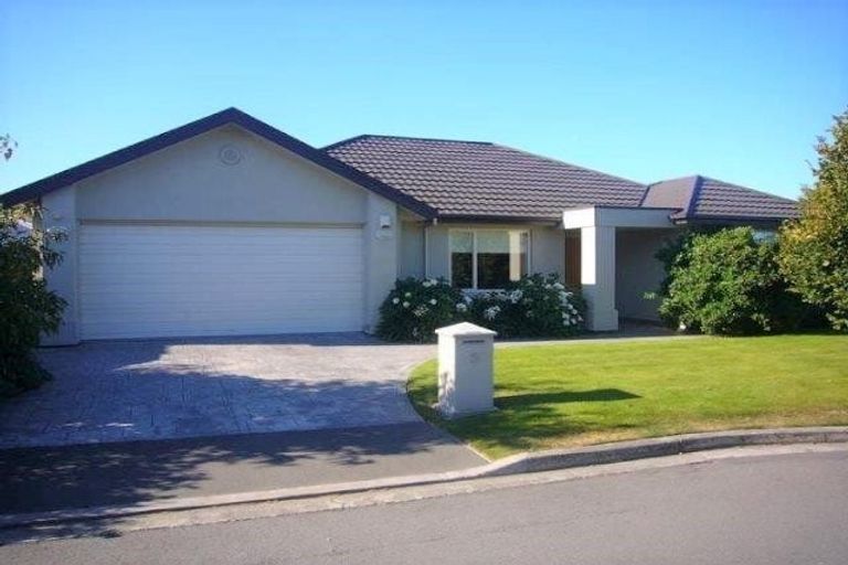 Photo of property in 2 Sheraton Place, Redwood, Christchurch, 8051