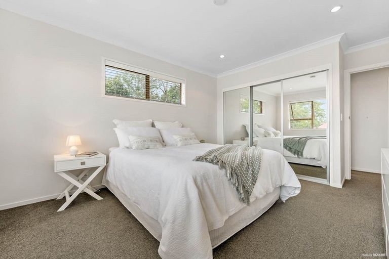 Photo of property in 27 Kurnell Drive, Botany Downs, Auckland, 2010